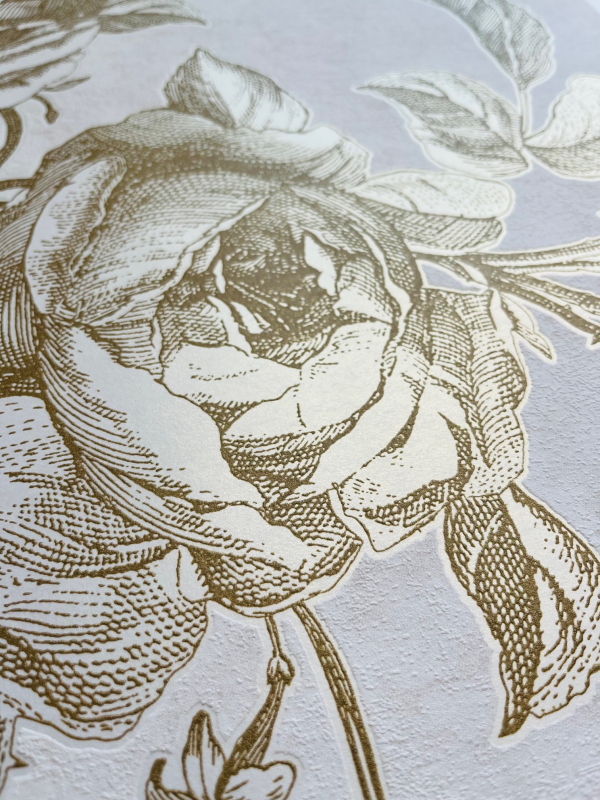 Die Brautkleidbox Golden Rose passt wunderbar zu jedem Hochzeitskleid.